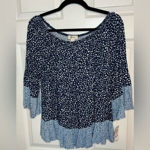 NWT blue flower print top
